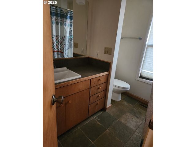 68766 WEATHERFORD Rd, Arlington, OR 97812