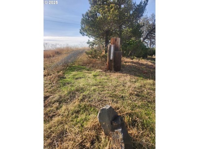 68766 WEATHERFORD Rd, Arlington, OR 97812