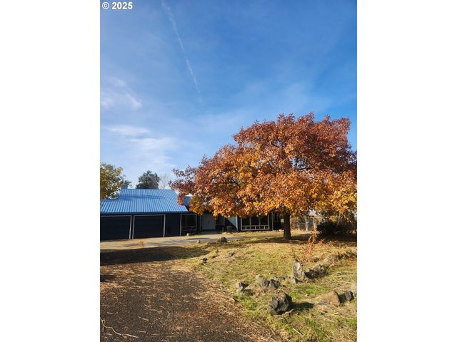 68766 WEATHERFORD Rd, Arlington, OR 97812