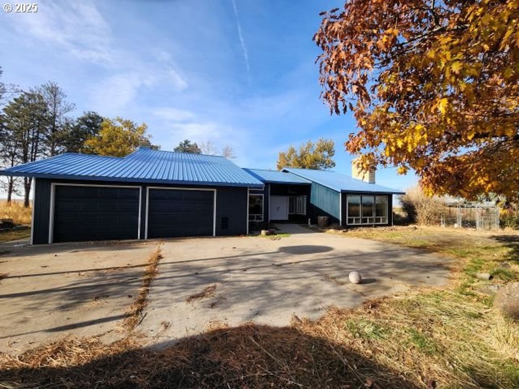 68766 WEATHERFORD Rd, Arlington, OR 97812