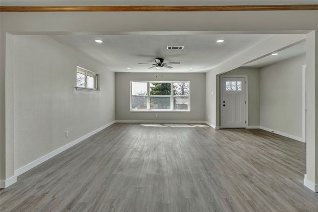 1901 Sandy Lane, Irving, TX 75060