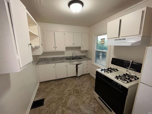 2910 Chestnut Street, Fort Wayne, IN 46803