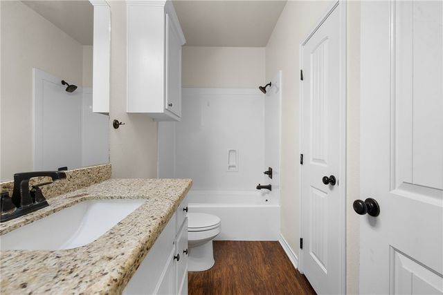 930 West 28th Street, Bryan, TX 77803