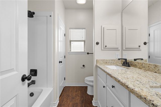 930 West 28th Street, Bryan, TX 77803