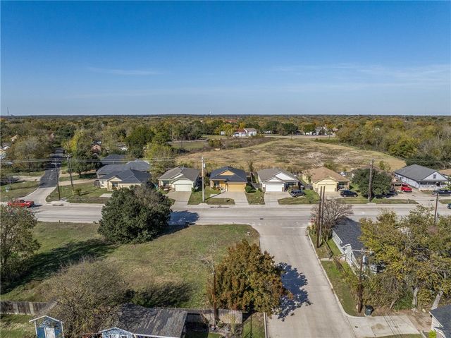 930 West 28th Street, Bryan, TX 77803