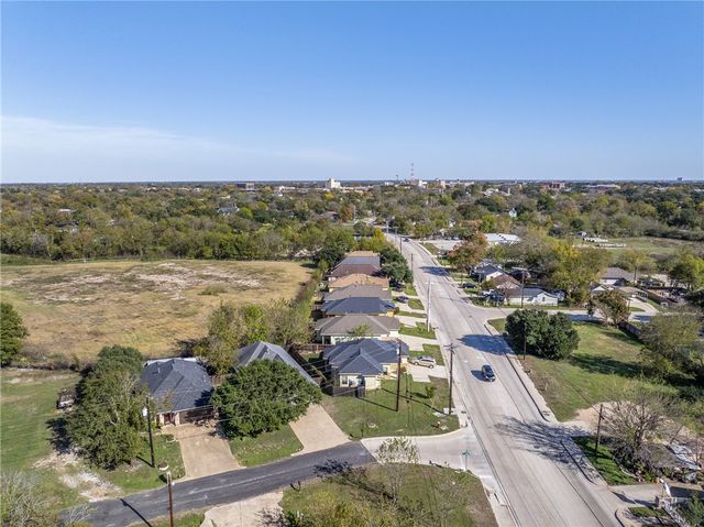 930 West 28th Street, Bryan, TX 77803