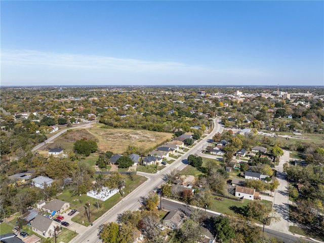 930 West 28th Street, Bryan, TX 77803