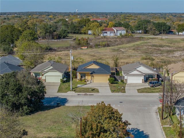 930 West 28th Street, Bryan, TX 77803