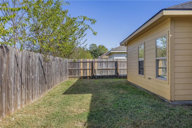 930 West 28th Street, Bryan, TX 77803
