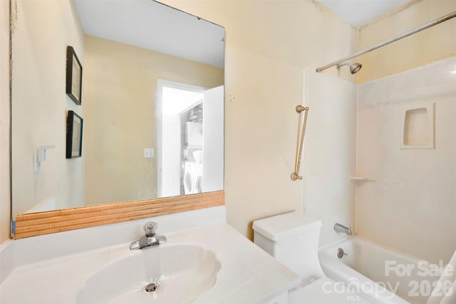 7130 Stonington Lane, Charlotte, NC 28227