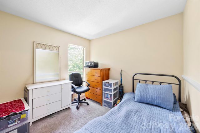 7130 Stonington Lane, Charlotte, NC 28227
