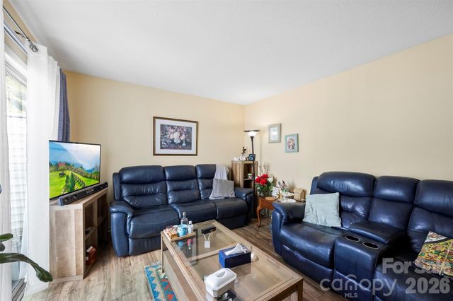7130 Stonington Lane, Charlotte, NC 28227