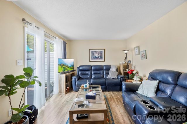 7130 Stonington Lane, Charlotte, NC 28227