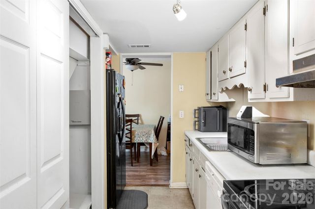 7130 Stonington Lane, Charlotte, NC 28227