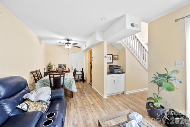 7130 Stonington Lane, Charlotte, NC 28227