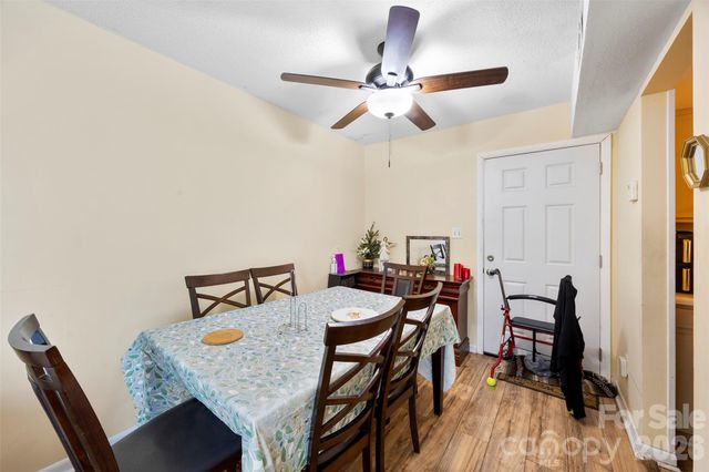 7130 Stonington Lane, Charlotte, NC 28227
