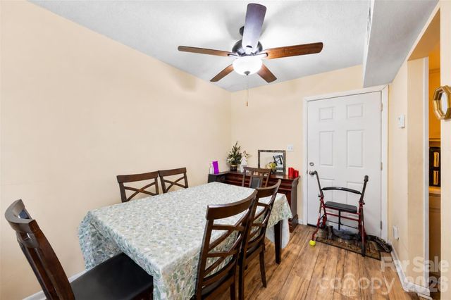 7130 Stonington Lane, Charlotte, NC 28227