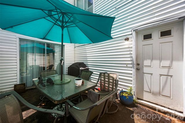 7130 Stonington Lane, Charlotte, NC 28227