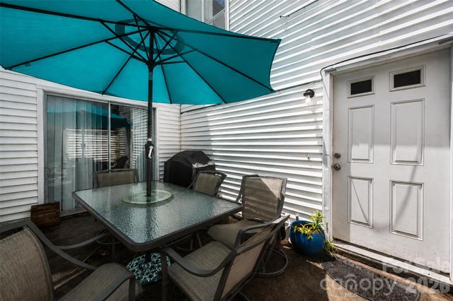 7130 Stonington Lane, Charlotte, NC 28227