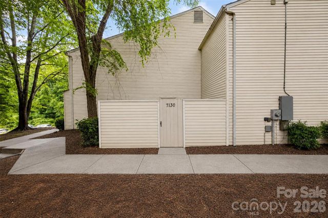 7130 Stonington Lane, Charlotte, NC 28227