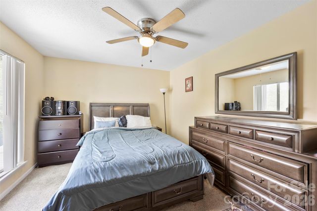 7130 Stonington Lane, Charlotte, NC 28227