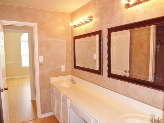 3331 Double Lake Drive, Missouri City, TX 77459