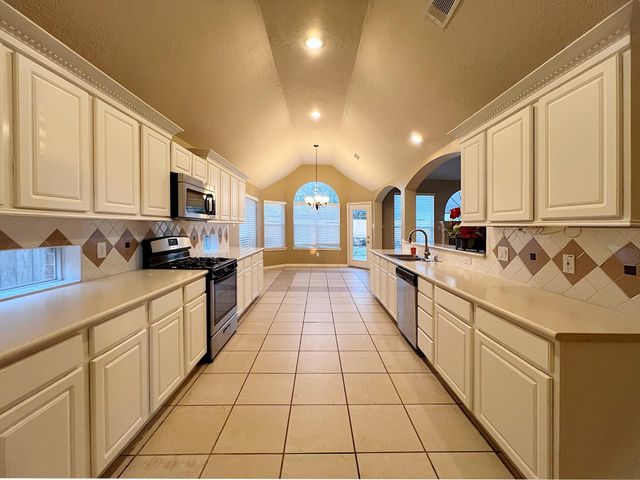 3331 Double Lake Drive, Missouri City, TX 77459