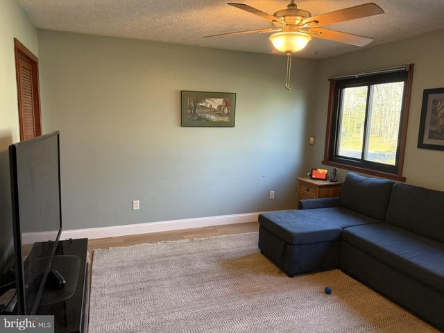 1542 LINDEN BLVD, Vineland, NJ 08361