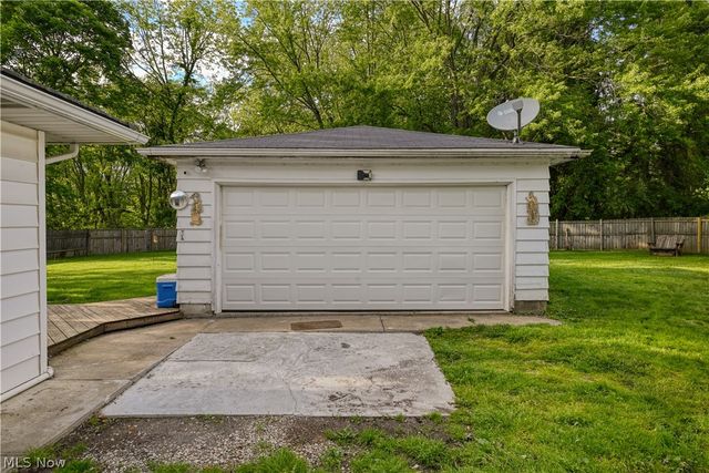 2161 Savoy Avenue, Akron, OH 44305