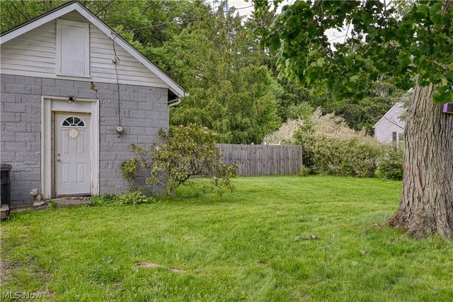 2161 Savoy Avenue, Akron, OH 44305