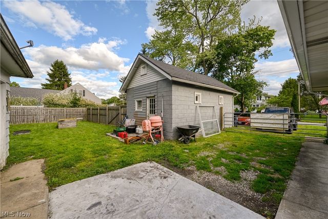 2161 Savoy Avenue, Akron, OH 44305