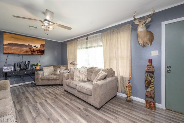 2161 Savoy Avenue, Akron, OH 44305