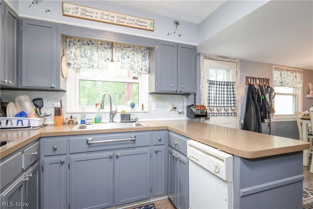 2161 Savoy Avenue, Akron, OH 44305