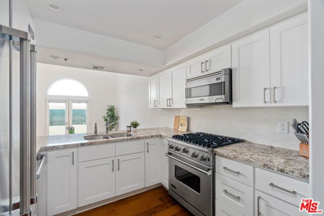 12011 Goshen Avenue 305, Los Angeles, CA 90049