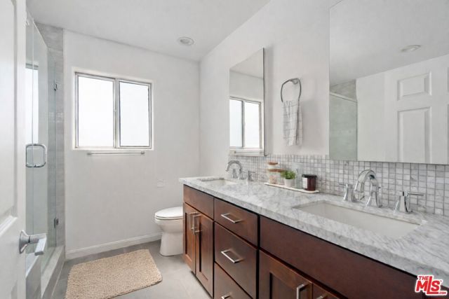 12011 Goshen Avenue 305, Los Angeles, CA 90049