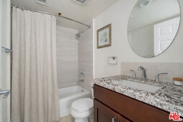 12011 Goshen Avenue 305, Los Angeles, CA 90049