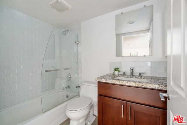 12011 Goshen Avenue 305, Los Angeles, CA 90049