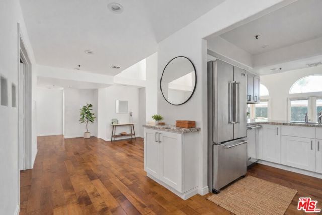 12011 Goshen Avenue 305, Los Angeles, CA 90049