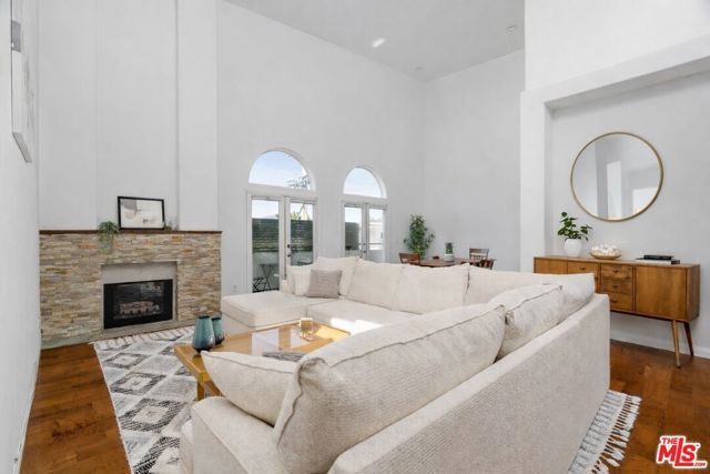 12011 Goshen Avenue 305, Los Angeles, CA 90049