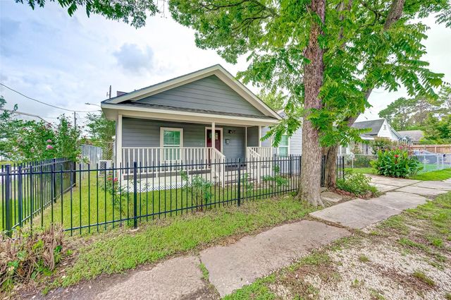 1510 Walton Street, Houston, TX 77009
