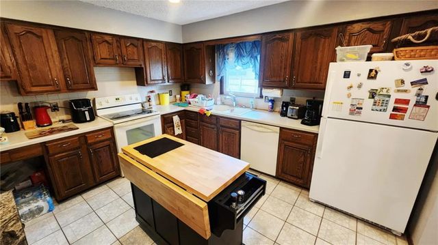 1302 Bitner Terrace, Pittsburg, KS 66762