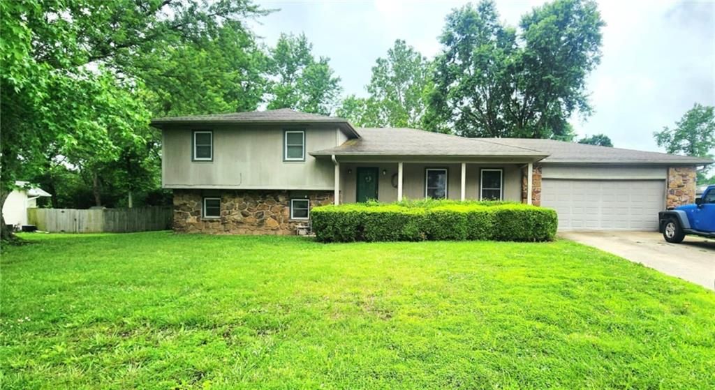 1302 Bitner Terrace, Pittsburg, KS 66762