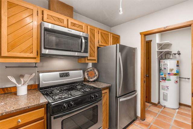 302 Alegre Street, Santa Fe, NM 87501