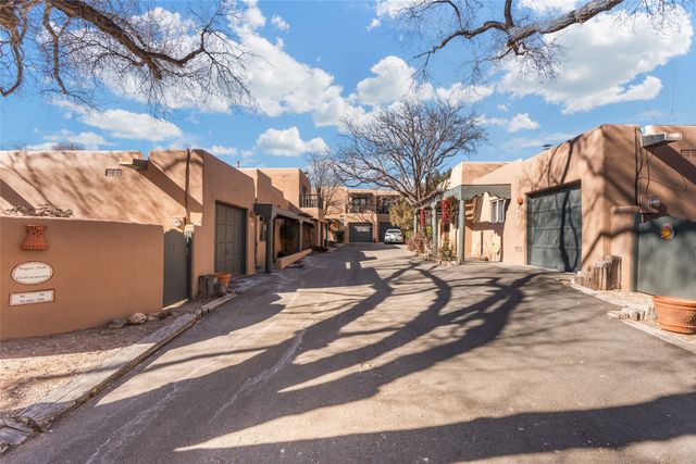 302 Alegre Street, Santa Fe, NM 87501