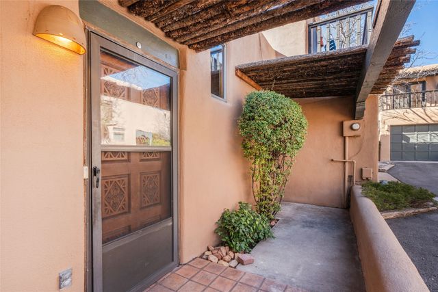 302 Alegre Street, Santa Fe, NM 87501