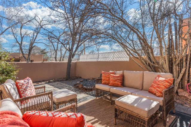 302 Alegre Street, Santa Fe, NM 87501