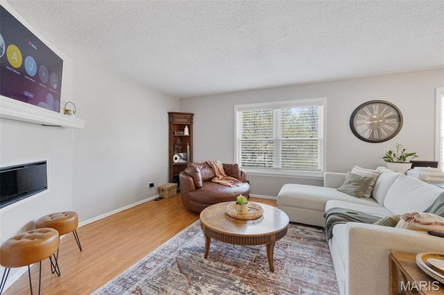 2301 Pheasant Run Drive, Maryland Heights, MO 63043