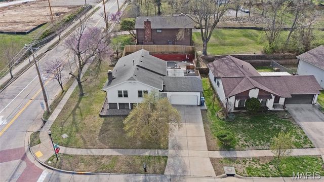 2301 Pheasant Run Drive, Maryland Heights, MO 63043