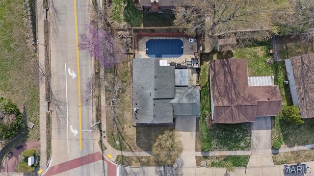 2301 Pheasant Run Drive, Maryland Heights, MO 63043