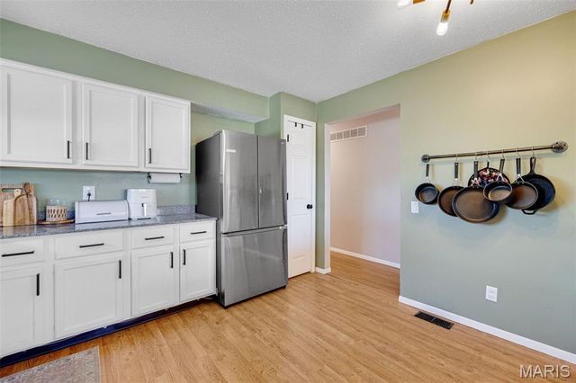 2301 Pheasant Run Drive, Maryland Heights, MO 63043